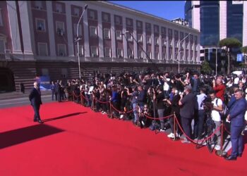 Rama batuta me gazetarët e huaj: A po ju trajtojnë mirë?