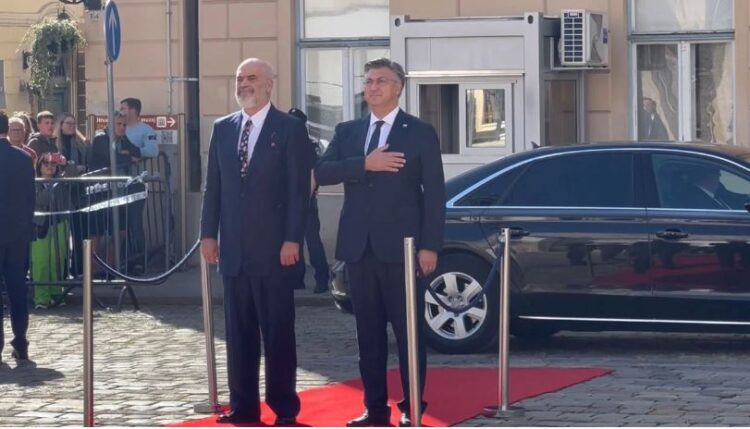 VIDEO/ Rama vizitë në Kroaci, pritet nga homologu Andrej Plenkoviç