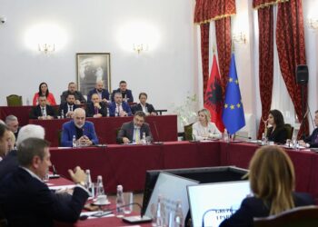 Rama mbledh në kryeministri ministrin Balla e disa deputetë, arsyeja