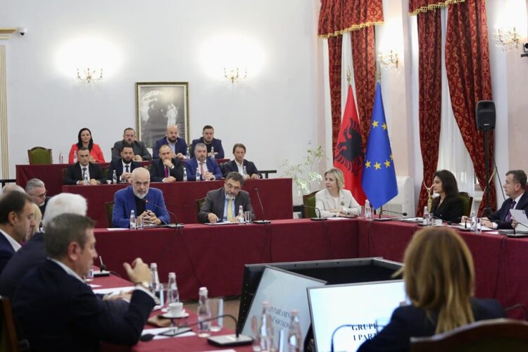Rama mbledh në kryeministri ministrin Balla e disa deputetë, arsyeja