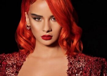 Rina vazhdon të sjell foto provokative në pushime