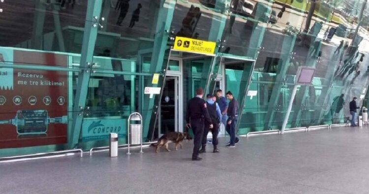 Me dokumente false në Rinas, arrestohen një kinez dhe një kamerunase