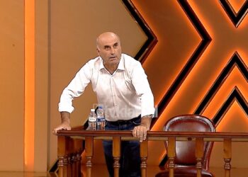 “Na lini 5 ditë rehat”/ Safeti sherr me vjehrrën në emision për  … (VIDEO)