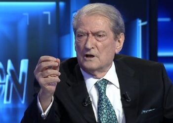 “Besimtarë të SPAK”, Berisha debat me gazetarët: Ajo prokurorja është bandite…