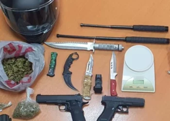 Kërcënuan me armë 17-vjeçarin shqiptar, arrestohen 4 të miturit