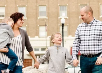 Rrëzohet avioni, shuhet e gjithë familja e senatorit amerikan