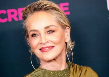 Rrëfimi i jashtëzakonshëm i Sharon Stone, si e mundi sëmundjen…