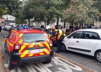 Sulm me thikë në shkollë, një mësues i vrarë dhe dy të plagosur