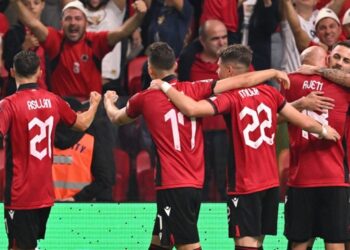 “Let’s go to Euro”, kryeministri Rama uron Kombëtaren shqiptare