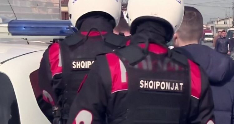 Qëlloi me armë, polici i ‘Shqiponjave’ punonte edhe si truprojë…