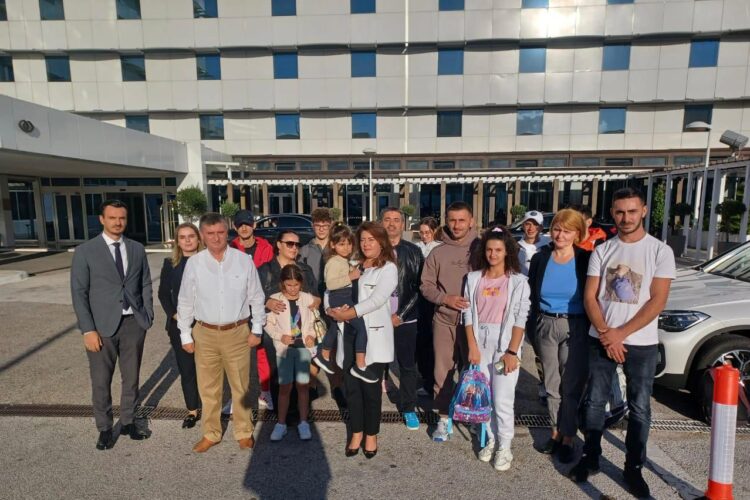 Kthehen nga Izraeli 20 shqiptarë të tjerë, udhëtuan nga Greqia…