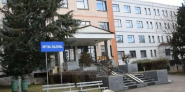 U dërgua me urgjencë në spital, humb jetën turisti austriak në Korçë