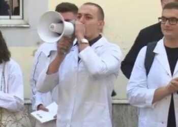 5 vite punë në vend/ Studentët e mjekësisë protestojnë: Do bojkotojmë