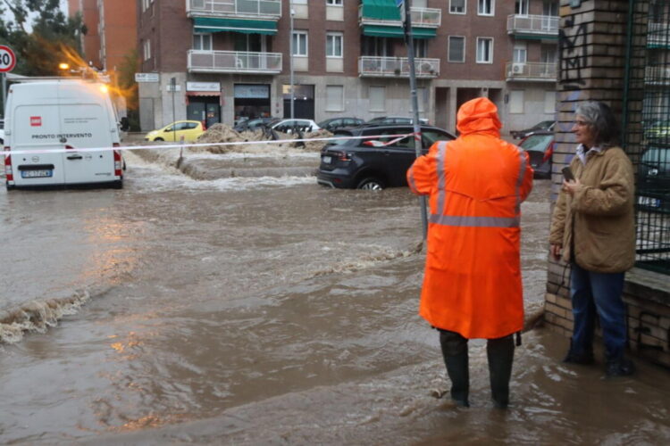 Moti i keq në Milano, përmbyten disa zona, evakuohen banorët