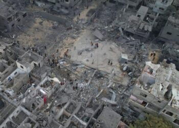 Izraeli bombardon afër spitalit më të madh në Gaza