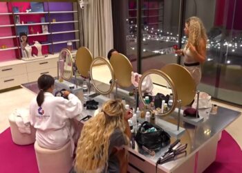 Ueda shprehet që pëlqen më shumë njërin prej djemve! Kë do të zgjedh?