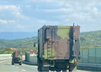 Vendosja dhe tërheqja e ushtrisë serbe nga kufiri me Kosovën, si u dorëzua Vuçiç