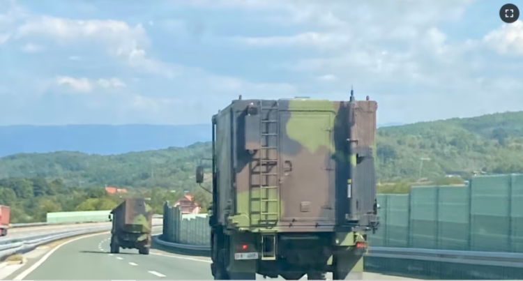 Vendosja dhe tërheqja e ushtrisë serbe nga kufiri me Kosovën, si u dorëzua Vuçiç