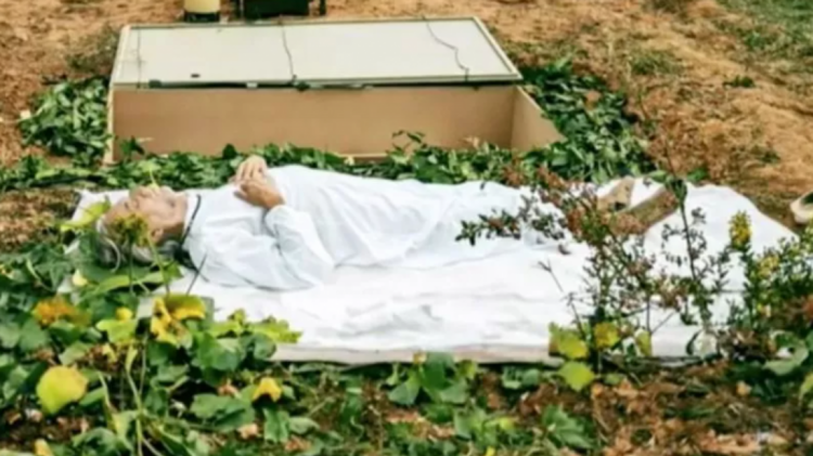 Spanjolli i përgatit funeralin vetes, hyn i gjallë në varr dhe…