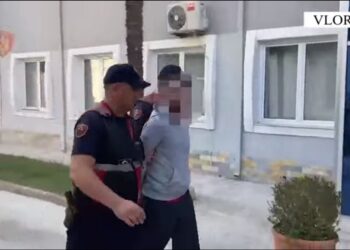 Shiste kanabis pranë Universitetit të Vlorës, arrestohet 25-vjeçari