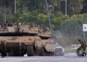 Trupat tokësore izraelite hyjnë në Gaza