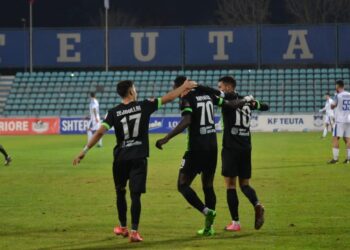 Dwamena vdiq në fushë, reagon policia