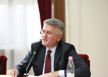 Tensionet në Kuvend, Gjekmarkaj paralajmëron Ramën: Do na kesh përballë nëse…