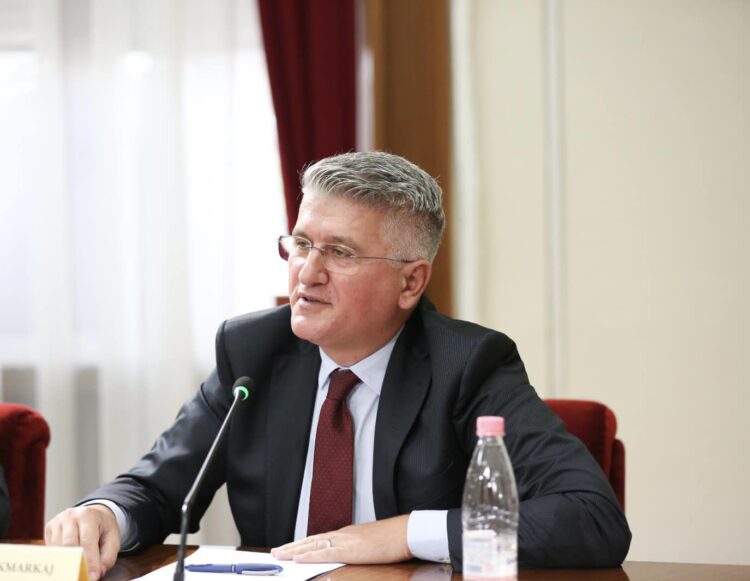 Tensionet në Kuvend, Gjekmarkaj paralajmëron Ramën: Do na kesh përballë nëse…