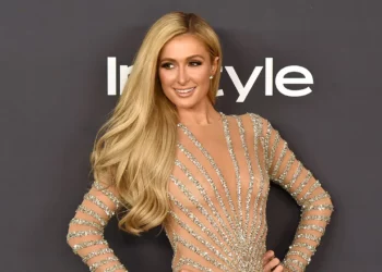“E surprizova familjen”/ Paris Hilton prezanton bebin e saj të dytë