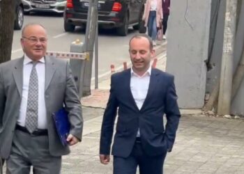Kryebashkiaku i Kuçovës mbi 1 orë në SPAK, avokati: U pyet për një…