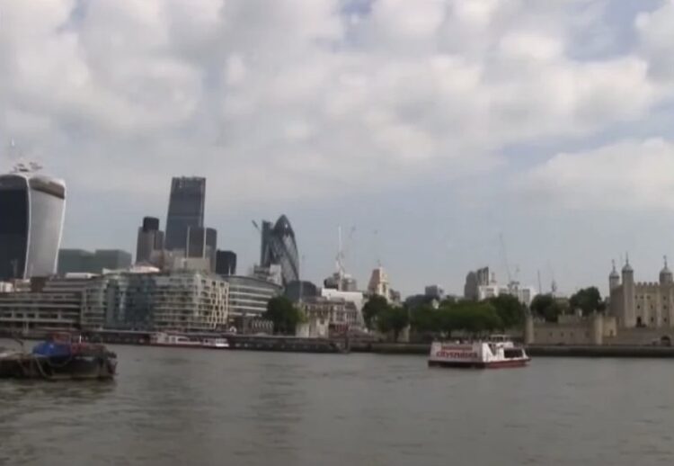 Qendra e azilantëve në Angli, shqiptari: “Brook House” ishte burg, na dhunonin…