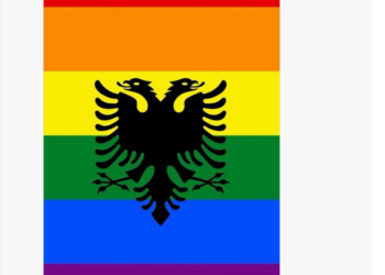 Provokon aktivistja, shpalos flamurin e LGBT+ në Ditën e Pavarësisë