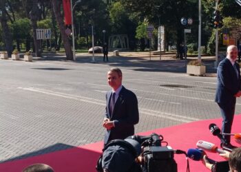 Zyrtare, Greqia bllokon Shqipërinë në BE. Ja ç’paralajmëron media e Brukselit