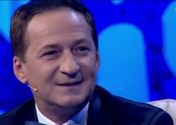 “Thatë që jam plakur”, Arjan Konomi bën ndryshimin drastik në pamje