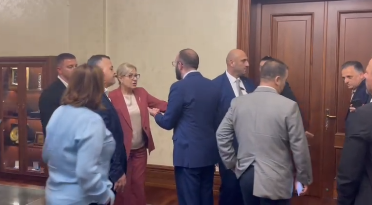 “Të të vijë turp të të vijë”, debati Bardhi-Nikolla