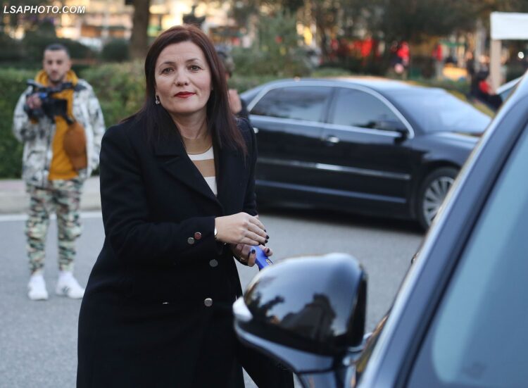 Kufizime për opozitën dhe mbyllje dyersh për komisionet hetimore