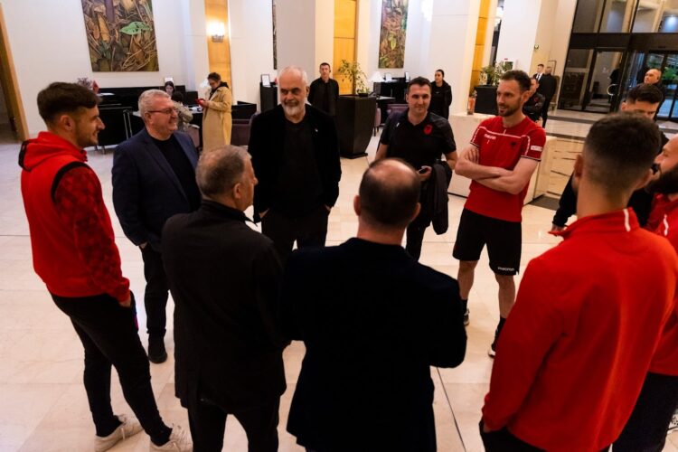 Rama viziton kombëtaren, Duka: Në Moldavi shkojmë për fitore, shiheni si finale