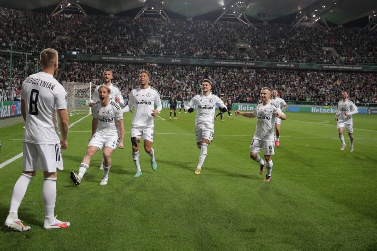 Fitore me aromë kualifikimi për Muçin dhe Çelhakën