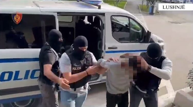Vodhi një karburant me maskë, arrestohet 31-vjeçari