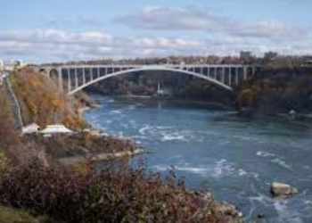 Shpërthim në pikëkalimin kufitar Kanada-SHBA, pranë ujëvarës së Niagarës