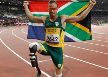 Vrau 10 vite më parë të dashurën, Pistorius fiton lirinë me kusht