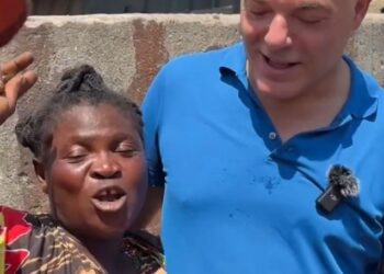 VIDEO/ Fevziun e duan dhëndër në Gana, shitësja nuk i shqitet: Je burri im