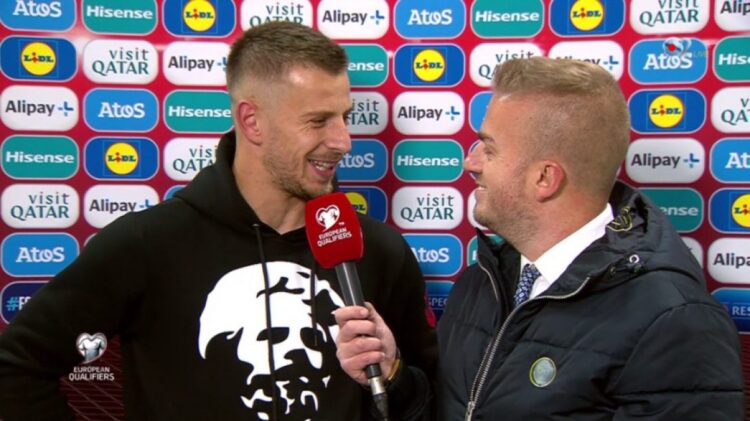 Me Adem Jasharin në gjoks, Ylber Ramadani feston kualifikimin