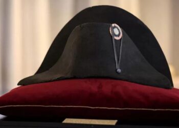 Kapelja e Napoleon Bonapartit shitet me vlerën marramendëse!