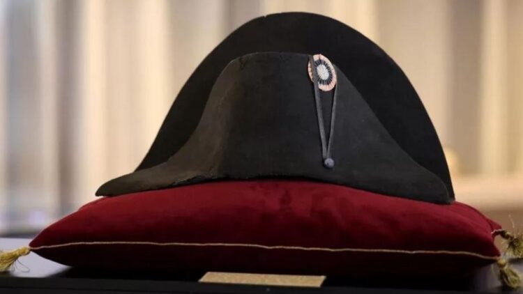 Kapelja e Napoleon Bonapartit shitet me vlerën marramendëse!