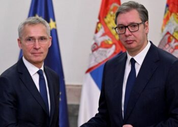 Stoltenberg: Prania e ushtrisë serbe pranë Kosovës nuk i ndihmon situatës