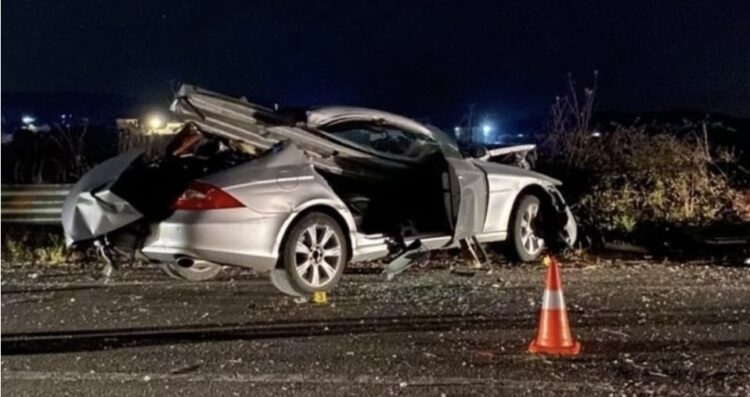 Përplasen dy makina, plagoset një person