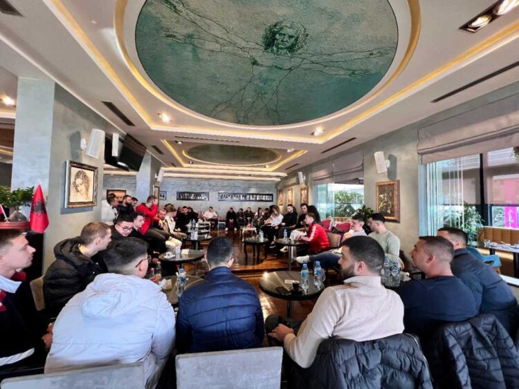 E zbulon Basha: Të rinjtë po ikin se disa politikanë e kanë kthyer pushtetin si pronën e tyre