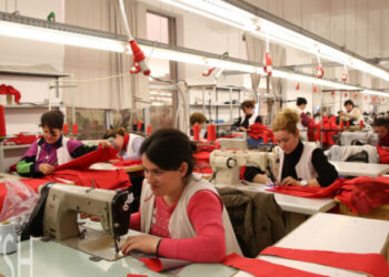 Miliona euro humbje nga zhvlerësimi i euros, Qeveria lë në ‘baltë’ fasonerinë