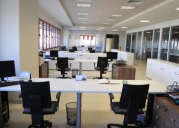 Vendimi/ Festat e Nëntorit, edhe e hëna pushim për administratën